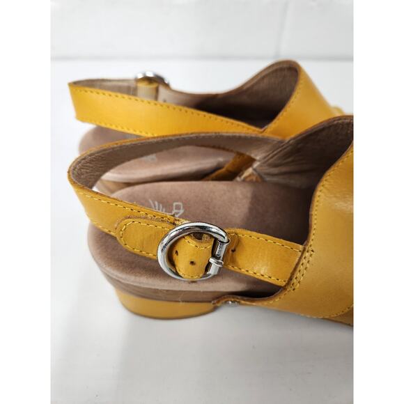 Dansko Women's Madalyn Mango Burnish Leather Clog Sandals, Size 39 (US 8.5) - Picture 5 of 11